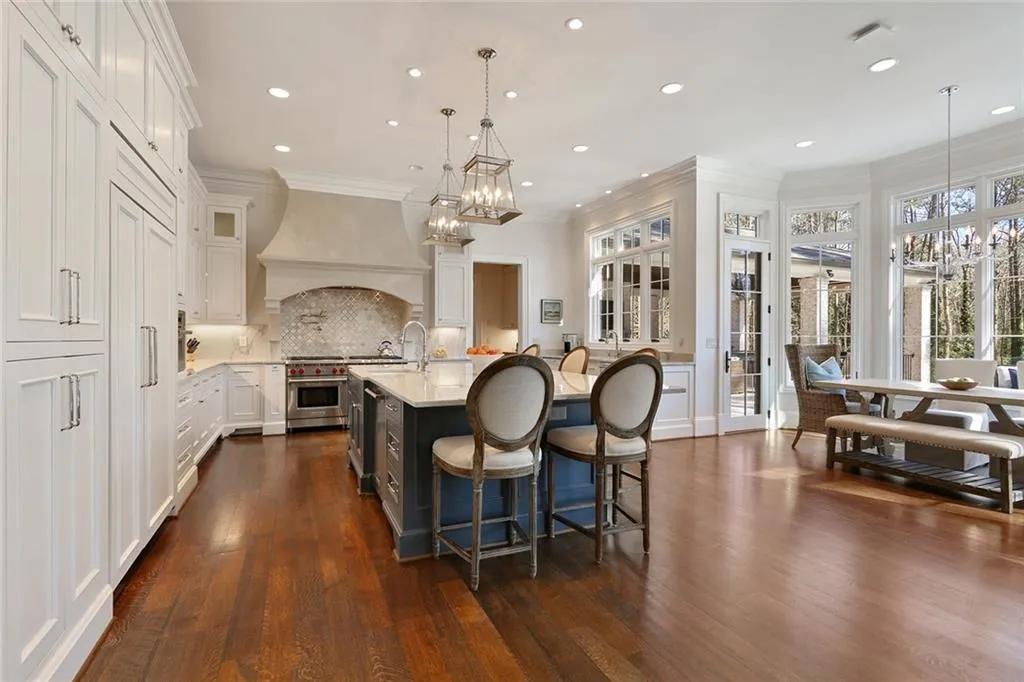 840 Crest Valley Drive, Atlanta, Georgia 30327, 6 Bedrooms Bedrooms, ,7 BathroomsBathrooms,Residential,Sold,840 Crest Valley Drive,6616433