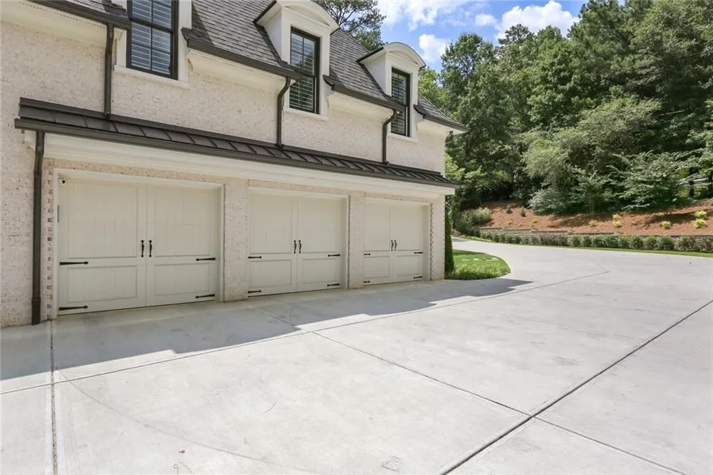 840 Crest Valley Drive, Atlanta, Georgia 30327, 6 Bedrooms Bedrooms, ,7 BathroomsBathrooms,Residential,Sold,840 Crest Valley Drive,6616433