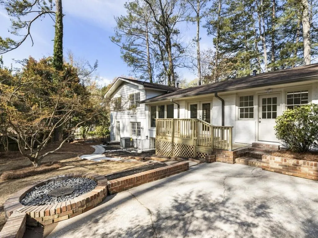 155 River Springs Drive, Sandy Springs, Georgia 30328, 4 Bedrooms Bedrooms, ,3 BathroomsBathrooms,Residential,Sold,155 River Springs Drive,7356430