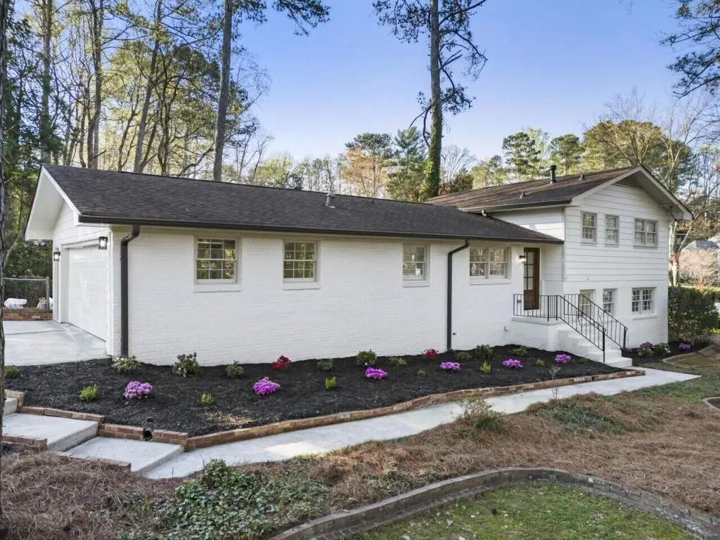 155 River Springs Drive, Sandy Springs, Georgia 30328, 4 Bedrooms Bedrooms, ,3 BathroomsBathrooms,Residential,Sold,155 River Springs Drive,7356430
