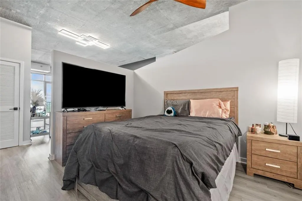 250 Pharr Road Ne Unit 1814, Atlanta, Georgia 30305, 1 Bedroom Bedrooms, ,1 BathroomBathrooms,Residential,For Sale,250 Pharr Road Ne Unit 1814,7586257