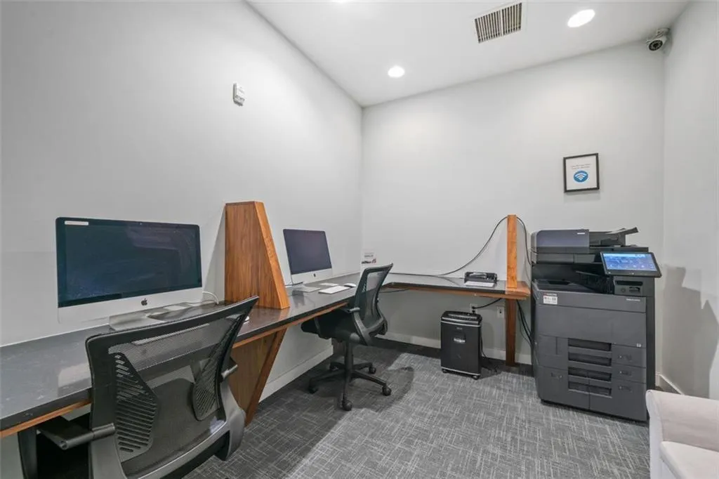 250 Pharr Road Ne Unit 1814, Atlanta, Georgia 30305, 1 Bedroom Bedrooms, ,1 BathroomBathrooms,Residential,For Sale,250 Pharr Road Ne Unit 1814,7586257