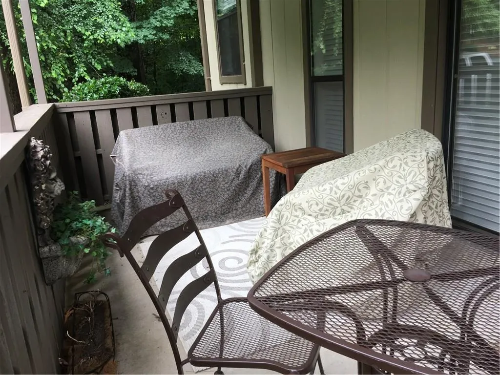 1402 Woodcliff Drive Unit 1402, Sandy Springs, Georgia 30350, 1 Bedroom Bedrooms, ,1 BathroomBathrooms,Residential,Sold,1402 Woodcliff Drive Unit 1402,5869385