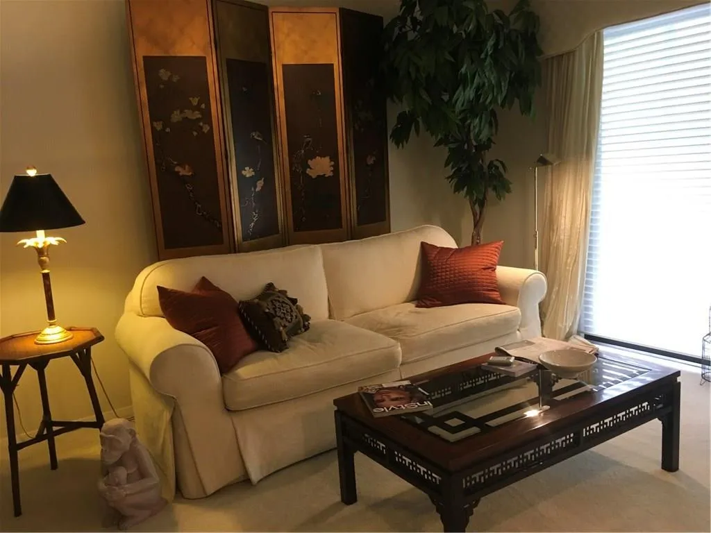 1402 Woodcliff Drive Unit 1402, Sandy Springs, Georgia 30350, 1 Bedroom Bedrooms, ,1 BathroomBathrooms,Residential,Sold,1402 Woodcliff Drive Unit 1402,5869385