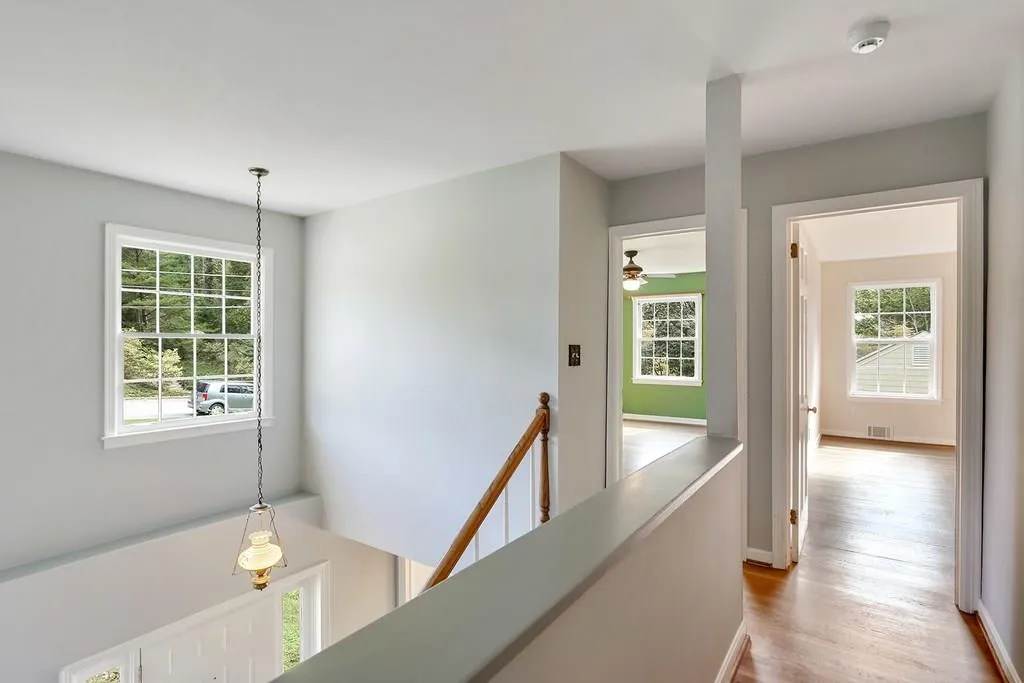 125 W Spalding Drive, Sandy Springs, Georgia 30328, 4 Bedrooms Bedrooms, ,3 BathroomsBathrooms,Residential,Sold,125 W Spalding Drive,6089309