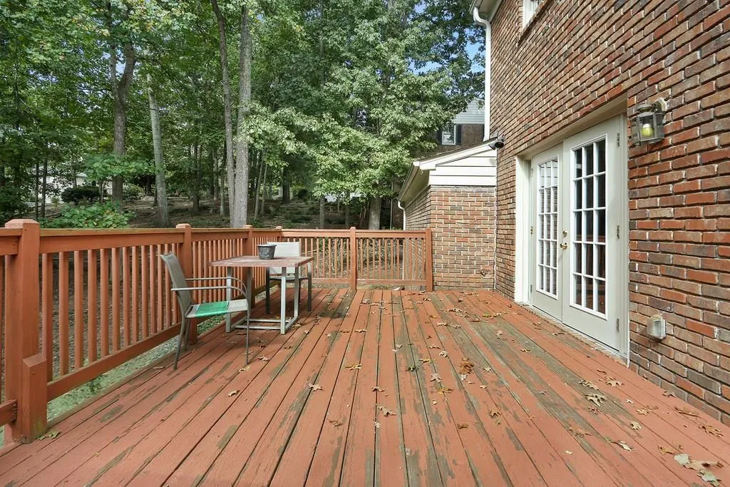 125 W Spalding Drive, Sandy Springs, Georgia 30328, 4 Bedrooms Bedrooms, ,3 BathroomsBathrooms,Residential,Sold,125 W Spalding Drive,6089309