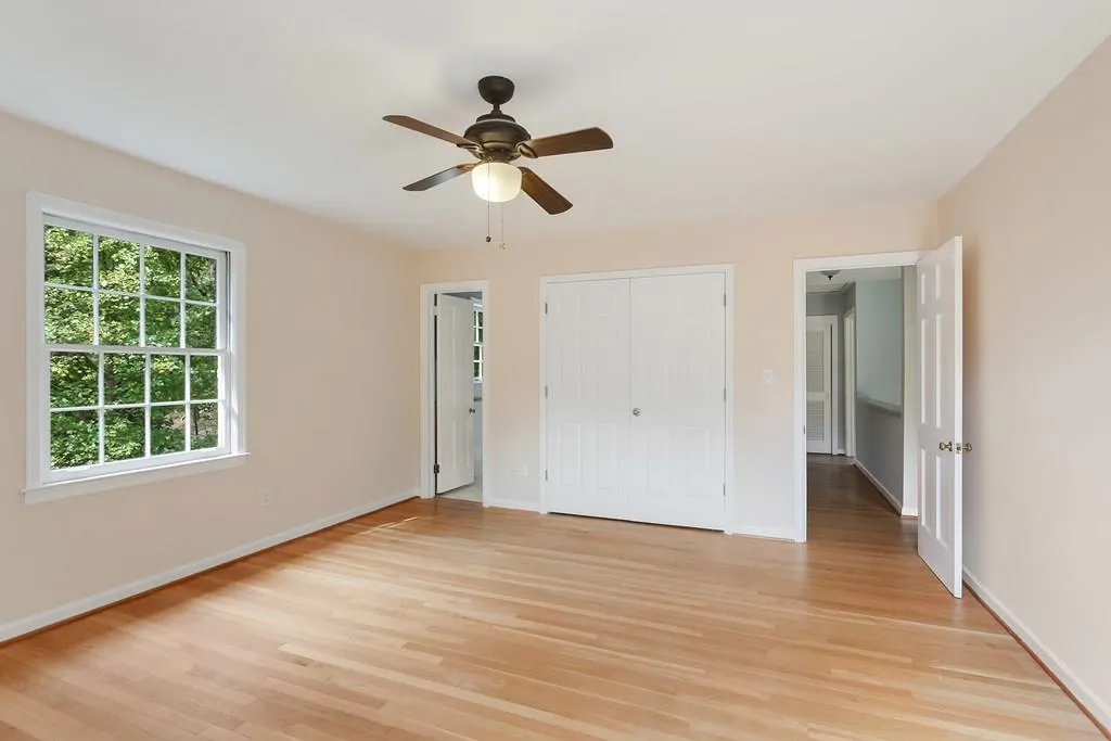 125 W Spalding Drive, Sandy Springs, Georgia 30328, 4 Bedrooms Bedrooms, ,3 BathroomsBathrooms,Residential,Sold,125 W Spalding Drive,6089309