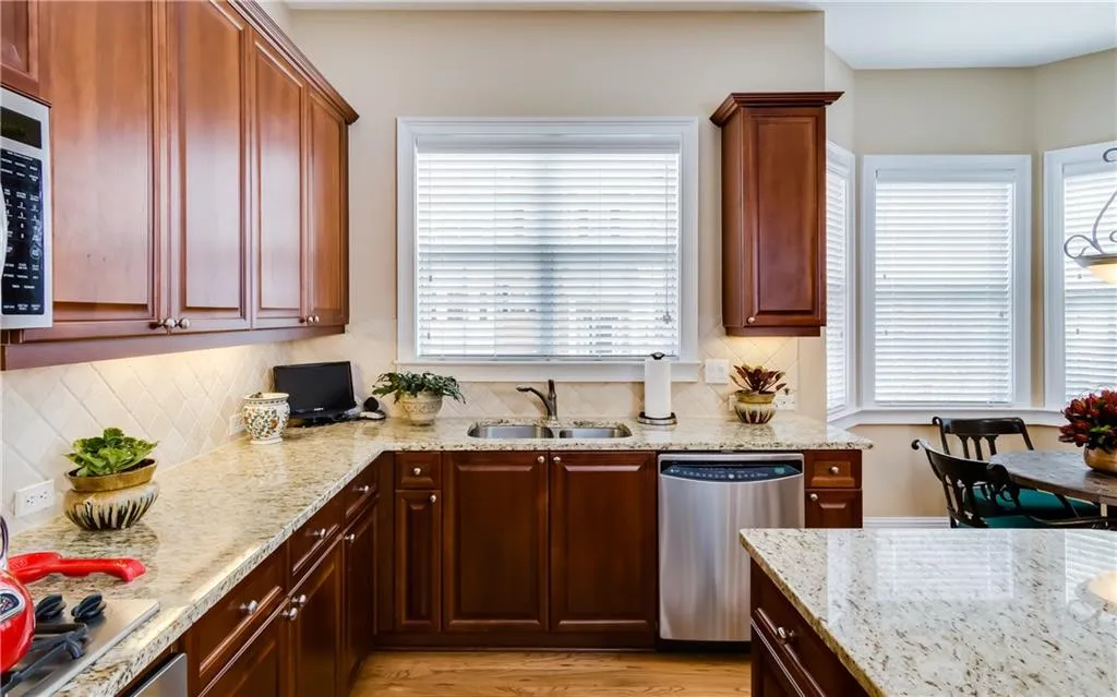 3047 Woodwalk Drive Unit 18, Atlanta, Georgia 30339, 3 Bedrooms Bedrooms, ,3 BathroomsBathrooms,Residential,Sold,3047 Woodwalk Drive Unit 18,5818191