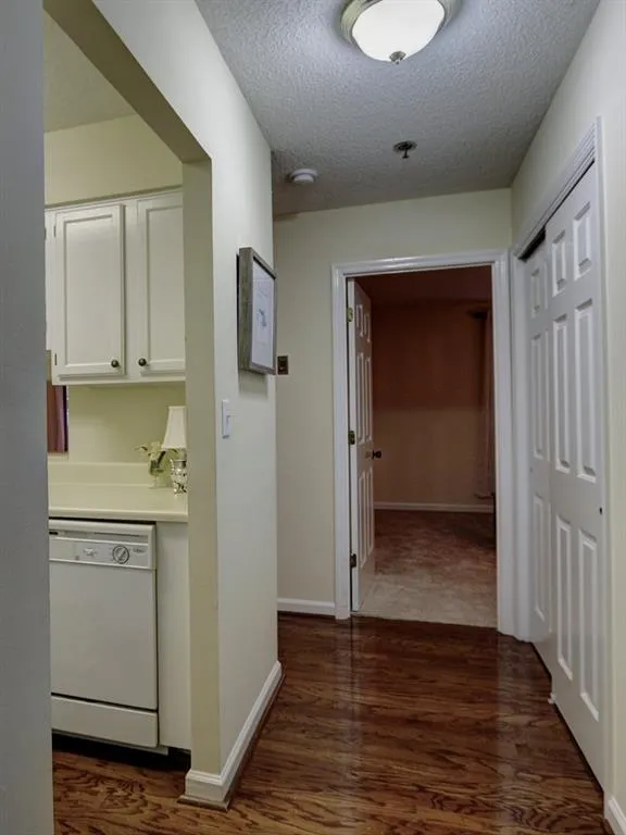 300 Johnson Ferry Road Ne Unit A102, Atlanta, Georgia 30328, 1 Bedroom Bedrooms, ,1 BathroomBathrooms,Residential,Sold,300 Johnson Ferry Road Ne Unit A102,5917890