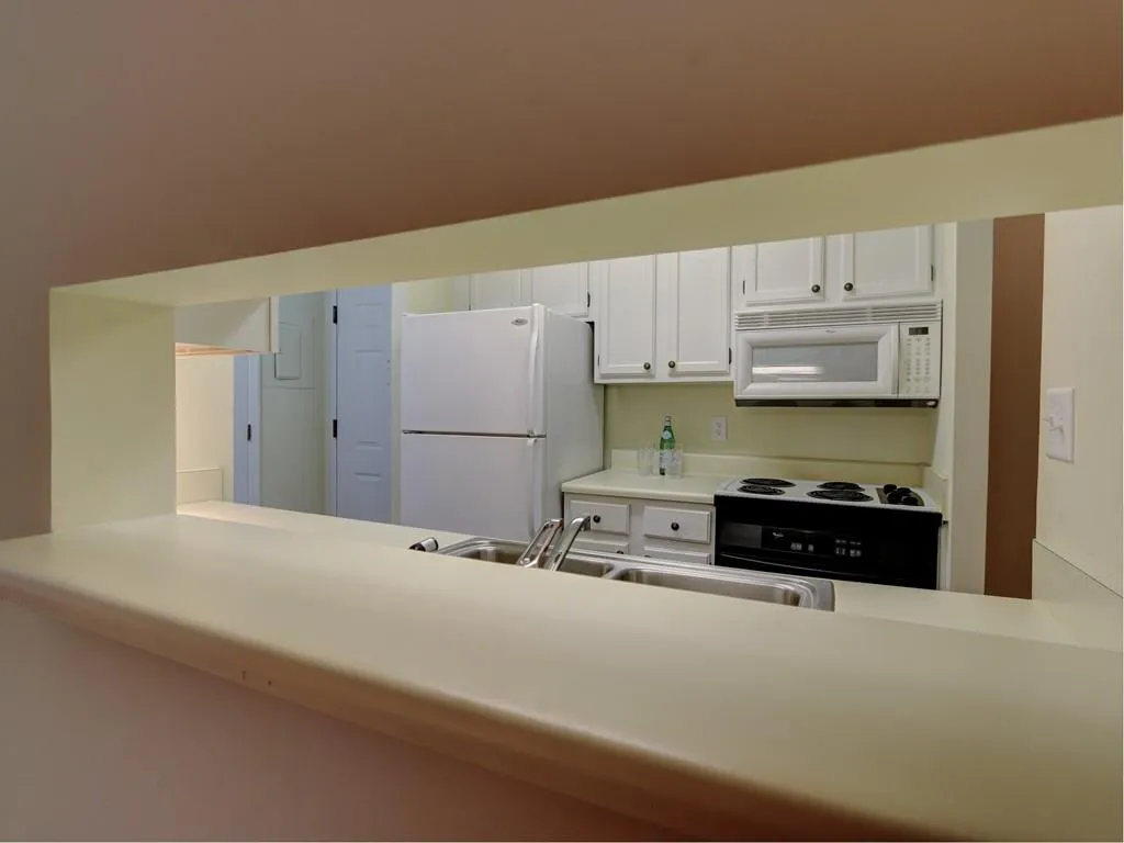 300 Johnson Ferry Road Ne Unit A102, Atlanta, Georgia 30328, 1 Bedroom Bedrooms, ,1 BathroomBathrooms,Residential,Sold,300 Johnson Ferry Road Ne Unit A102,5917890