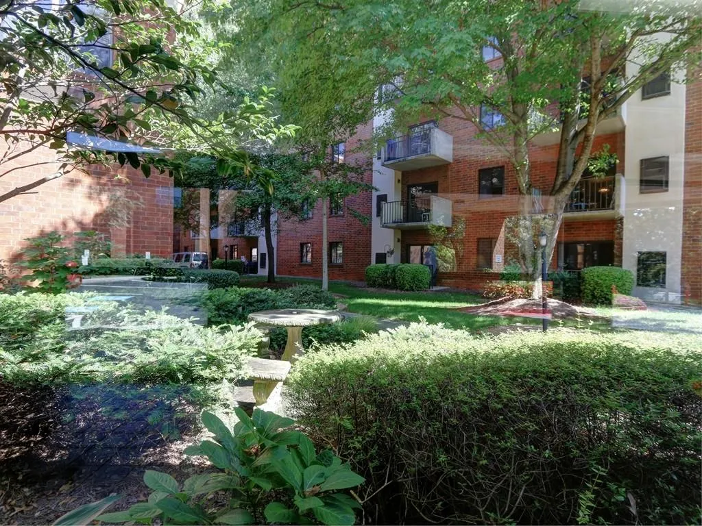 300 Johnson Ferry Road Ne Unit A102, Atlanta, Georgia 30328, 1 Bedroom Bedrooms, ,1 BathroomBathrooms,Residential,Sold,300 Johnson Ferry Road Ne Unit A102,5917890