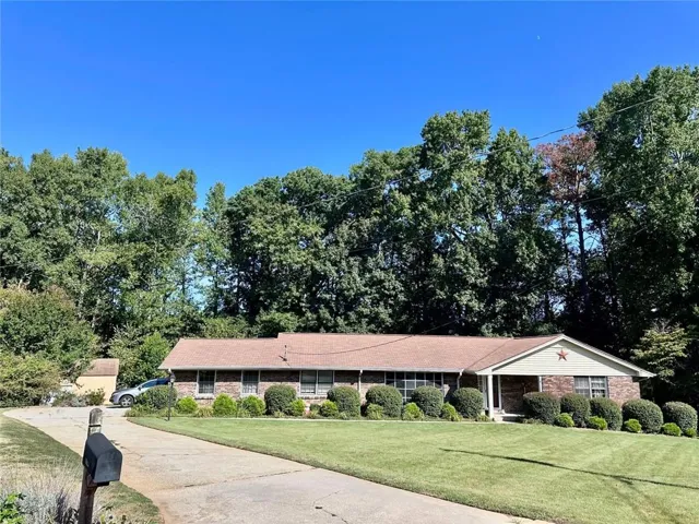 2653 Amberly Way, Snellville, Georgia 30078