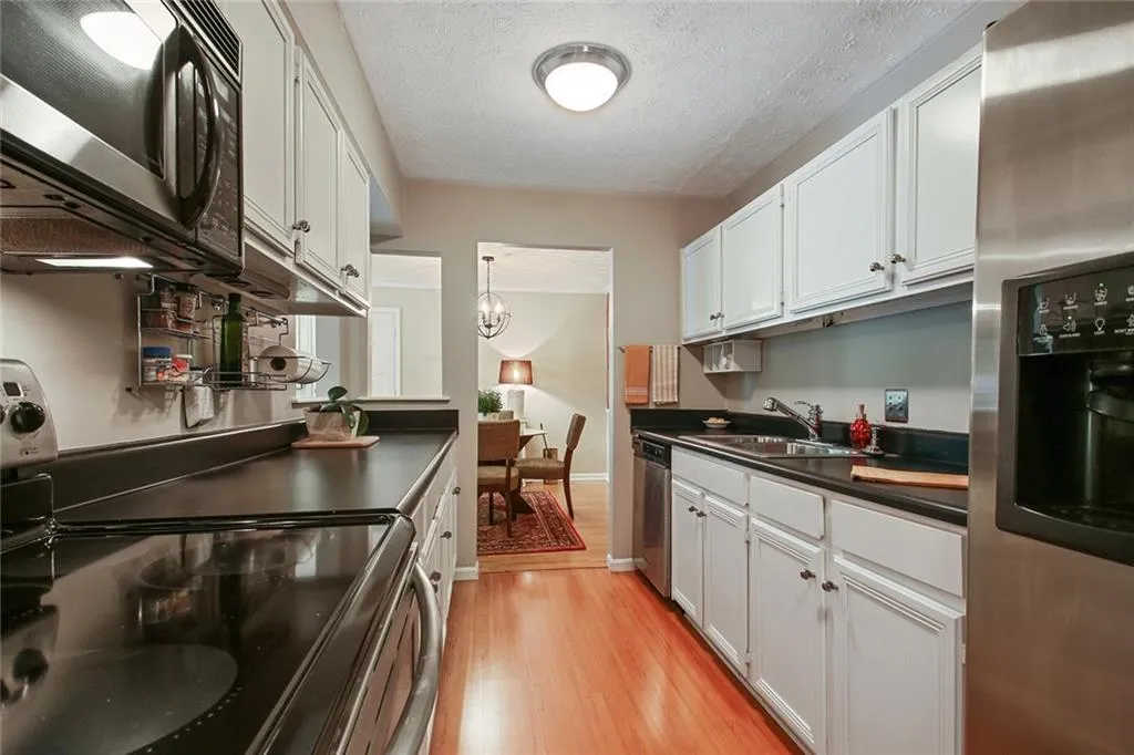 725 Dalrymple Road Unit 2h, Sandy Springs, Georgia 30328, 2 Bedrooms Bedrooms, ,2 BathroomsBathrooms,Residential,Sold,725 Dalrymple Road Unit 2h,5918865