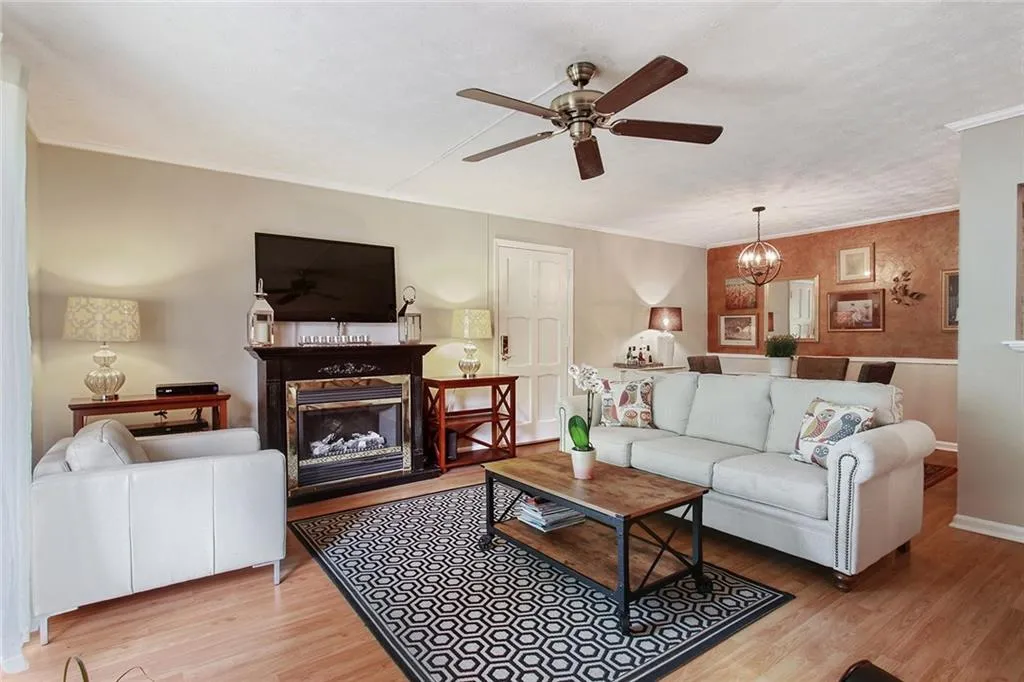 725 Dalrymple Road Unit 2h, Sandy Springs, Georgia 30328, 2 Bedrooms Bedrooms, ,2 BathroomsBathrooms,Residential,Sold,725 Dalrymple Road Unit 2h,5918865