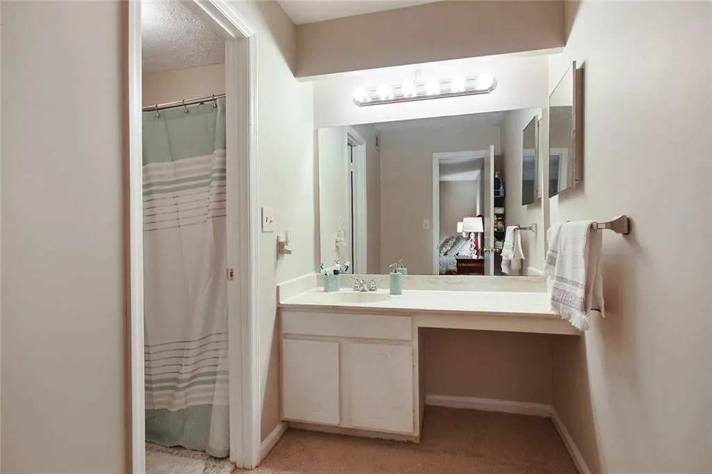 725 Dalrymple Road Unit 2h, Sandy Springs, Georgia 30328, 2 Bedrooms Bedrooms, ,2 BathroomsBathrooms,Residential,Sold,725 Dalrymple Road Unit 2h,5918865