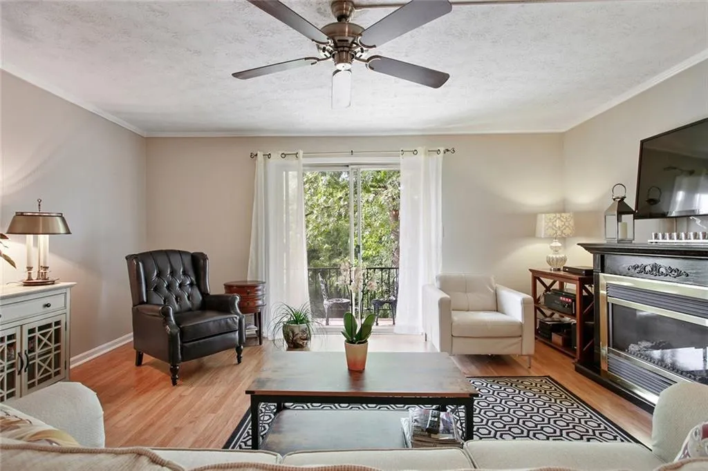 725 Dalrymple Road Unit 2h, Sandy Springs, Georgia 30328, 2 Bedrooms Bedrooms, ,2 BathroomsBathrooms,Residential,Sold,725 Dalrymple Road Unit 2h,5918865