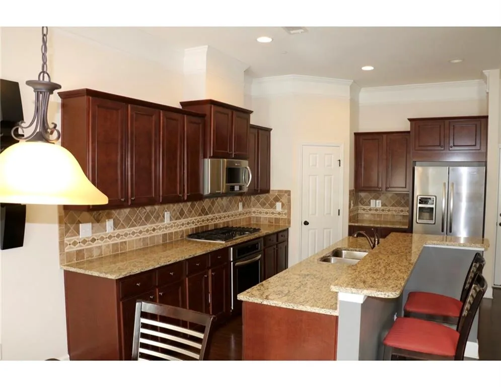 5572 High Point Road, Atlanta, Georgia 30342, 3 Bedrooms Bedrooms, ,3 BathroomsBathrooms,Residential,Sold,5572 High Point Road,5718499