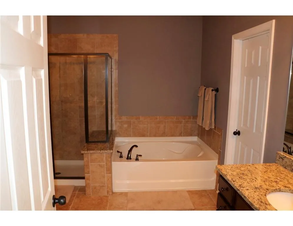 5572 High Point Road, Atlanta, Georgia 30342, 3 Bedrooms Bedrooms, ,3 BathroomsBathrooms,Residential,Sold,5572 High Point Road,5718499