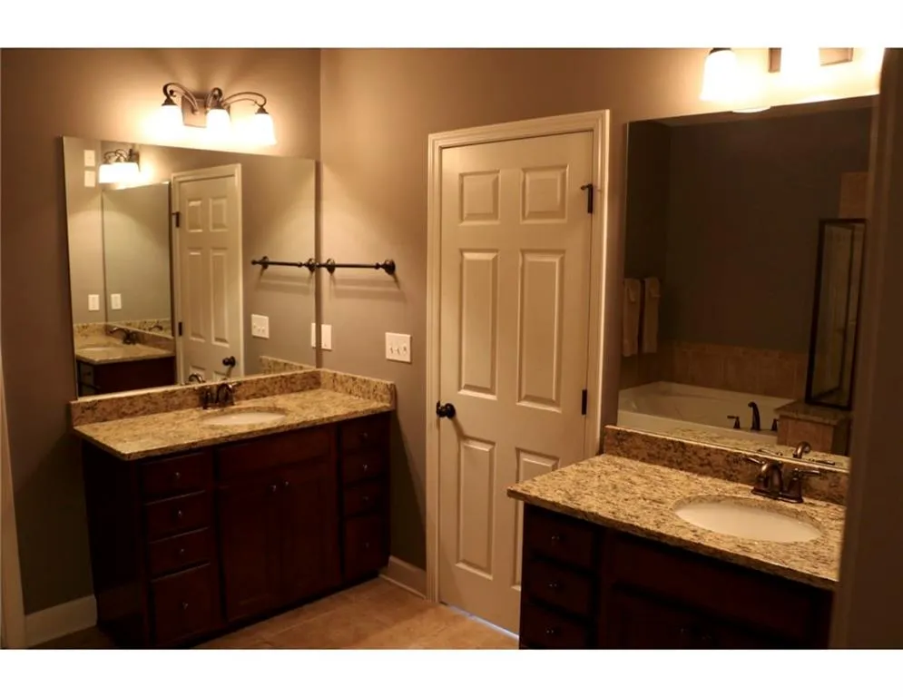 5572 High Point Road, Atlanta, Georgia 30342, 3 Bedrooms Bedrooms, ,3 BathroomsBathrooms,Residential,Sold,5572 High Point Road,5718499