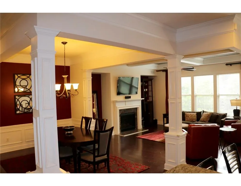 5572 High Point Road, Atlanta, Georgia 30342, 3 Bedrooms Bedrooms, ,3 BathroomsBathrooms,Residential,Sold,5572 High Point Road,5718499
