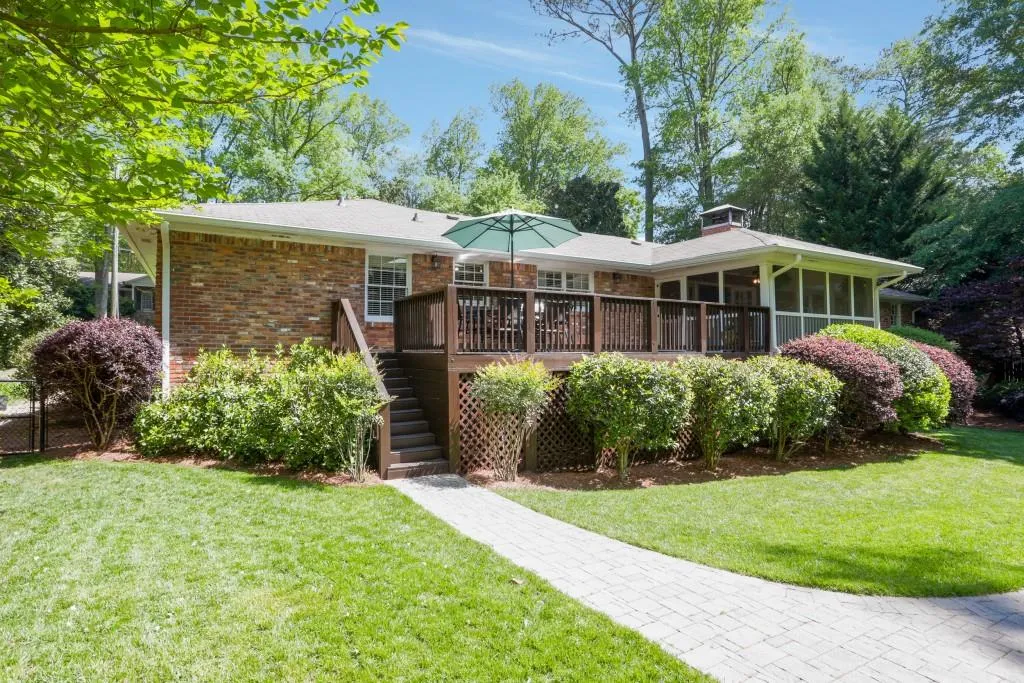 4670 Huntley Drive, Atlanta, Georgia 30342, 3 Bedrooms Bedrooms, ,2 BathroomsBathrooms,Residential,Sold,4670 Huntley Drive,6873767