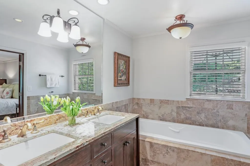 4670 Huntley Drive, Atlanta, Georgia 30342, 3 Bedrooms Bedrooms, ,2 BathroomsBathrooms,Residential,Sold,4670 Huntley Drive,6873767
