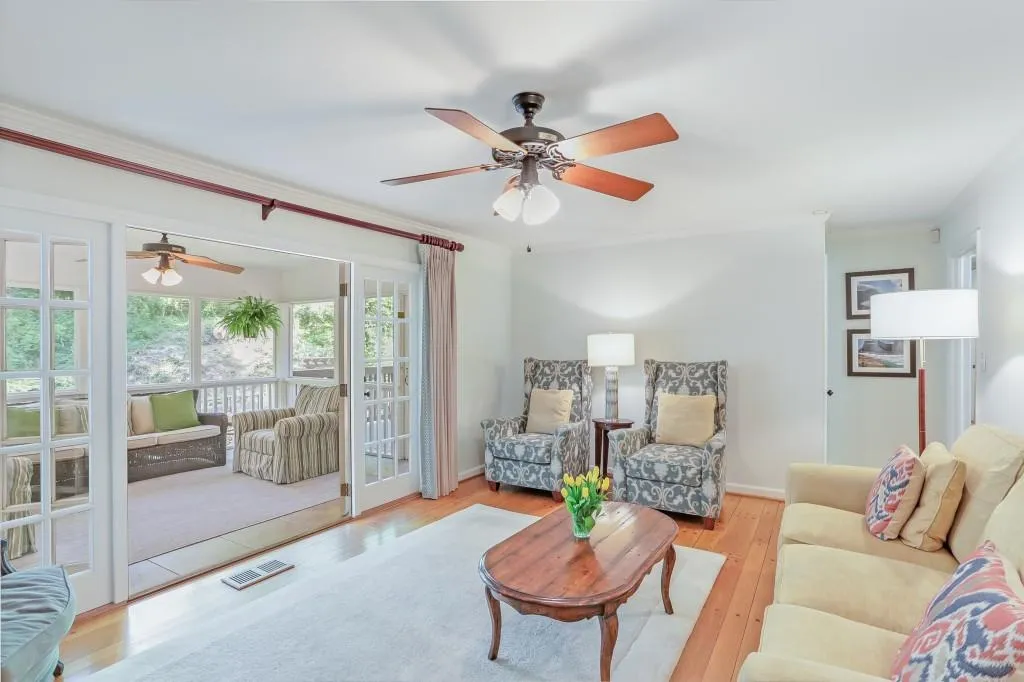 4670 Huntley Drive, Atlanta, Georgia 30342, 3 Bedrooms Bedrooms, ,2 BathroomsBathrooms,Residential,Sold,4670 Huntley Drive,6873767