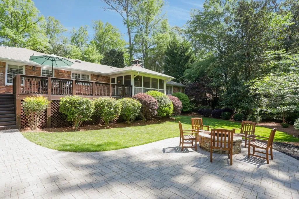 4670 Huntley Drive, Atlanta, Georgia 30342, 3 Bedrooms Bedrooms, ,2 BathroomsBathrooms,Residential,Sold,4670 Huntley Drive,6873767
