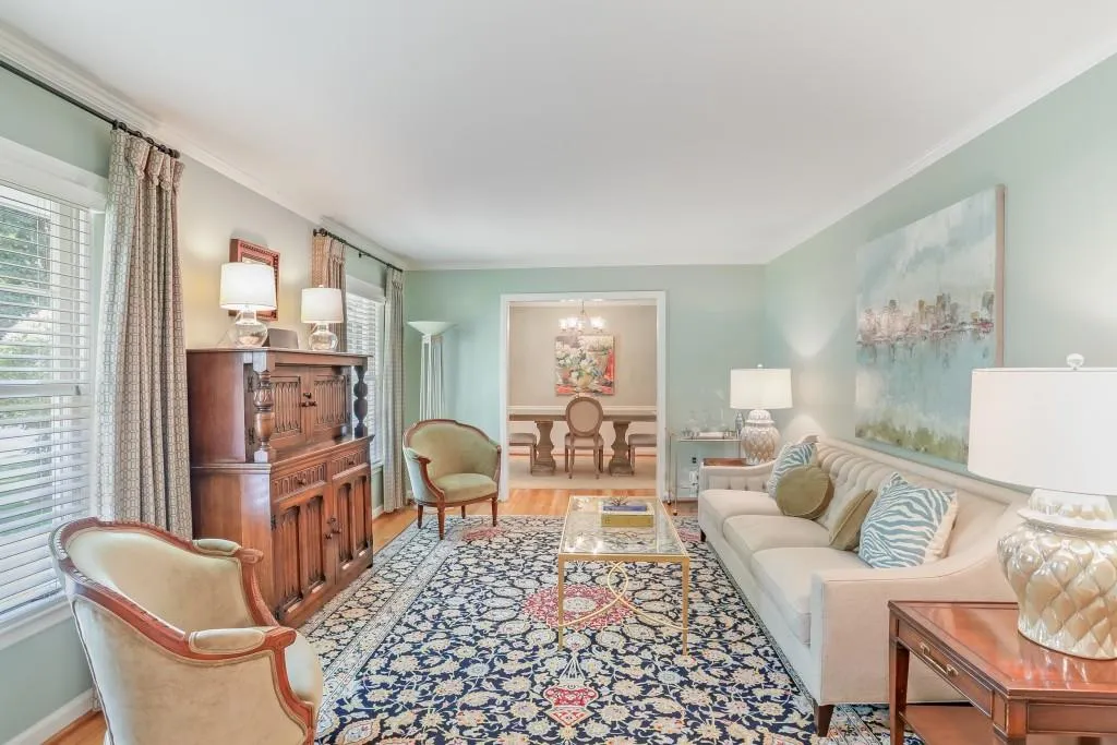 4670 Huntley Drive, Atlanta, Georgia 30342, 3 Bedrooms Bedrooms, ,2 BathroomsBathrooms,Residential,Sold,4670 Huntley Drive,6873767