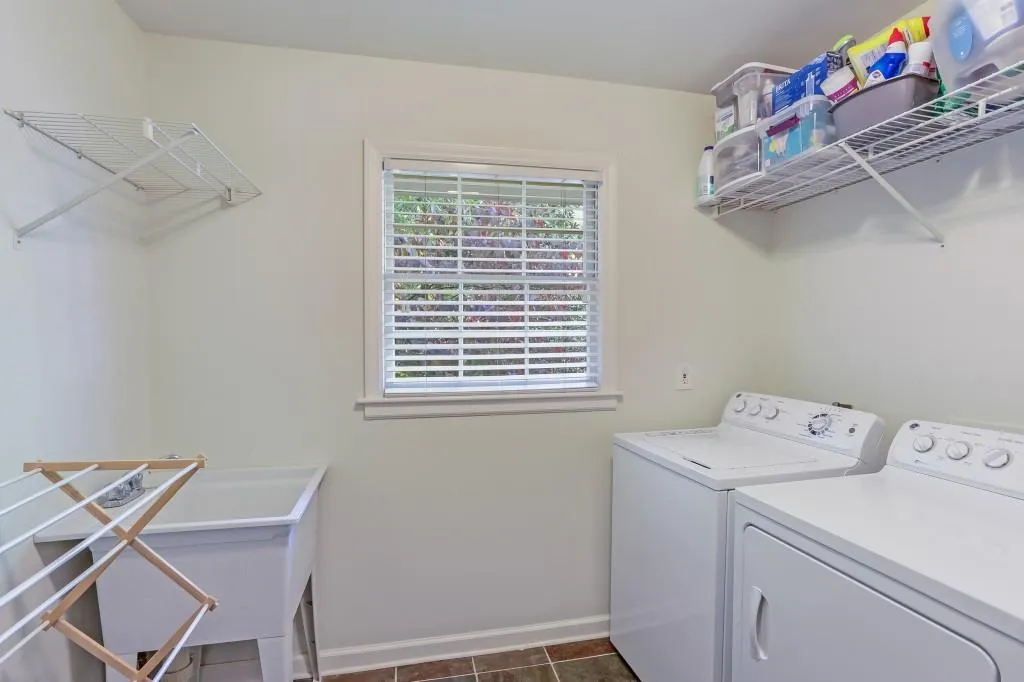 4670 Huntley Drive, Atlanta, Georgia 30342, 3 Bedrooms Bedrooms, ,2 BathroomsBathrooms,Residential,Sold,4670 Huntley Drive,6873767