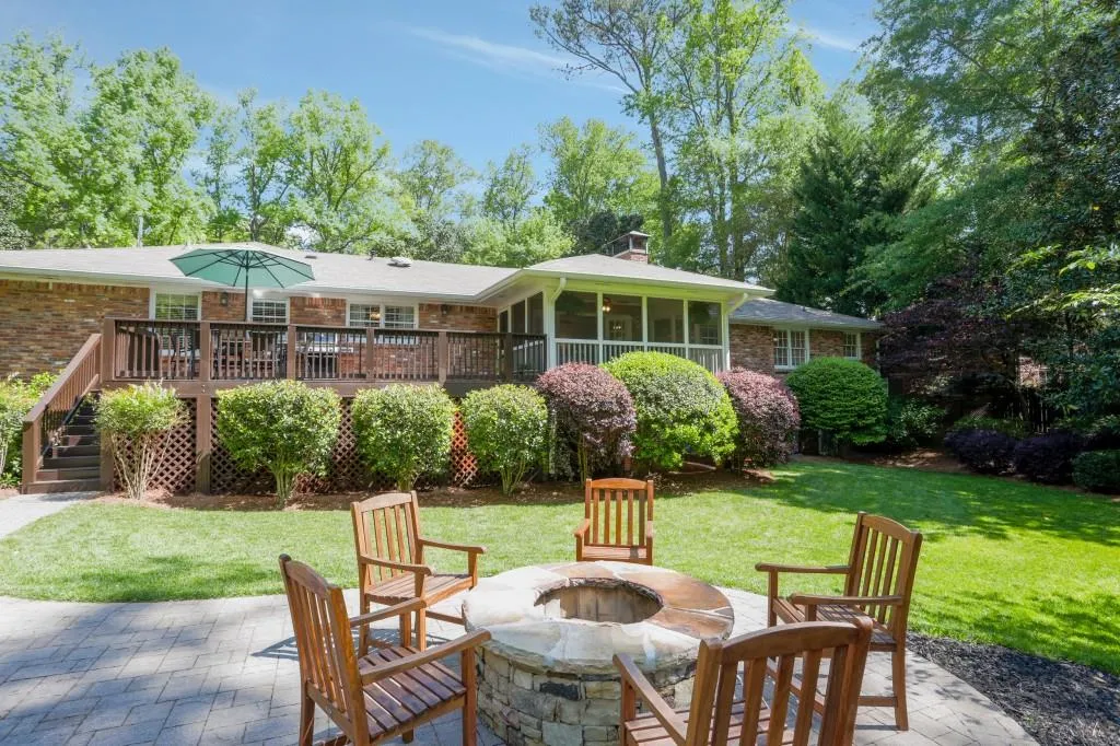 4670 Huntley Drive, Atlanta, Georgia 30342, 3 Bedrooms Bedrooms, ,2 BathroomsBathrooms,Residential,Sold,4670 Huntley Drive,6873767