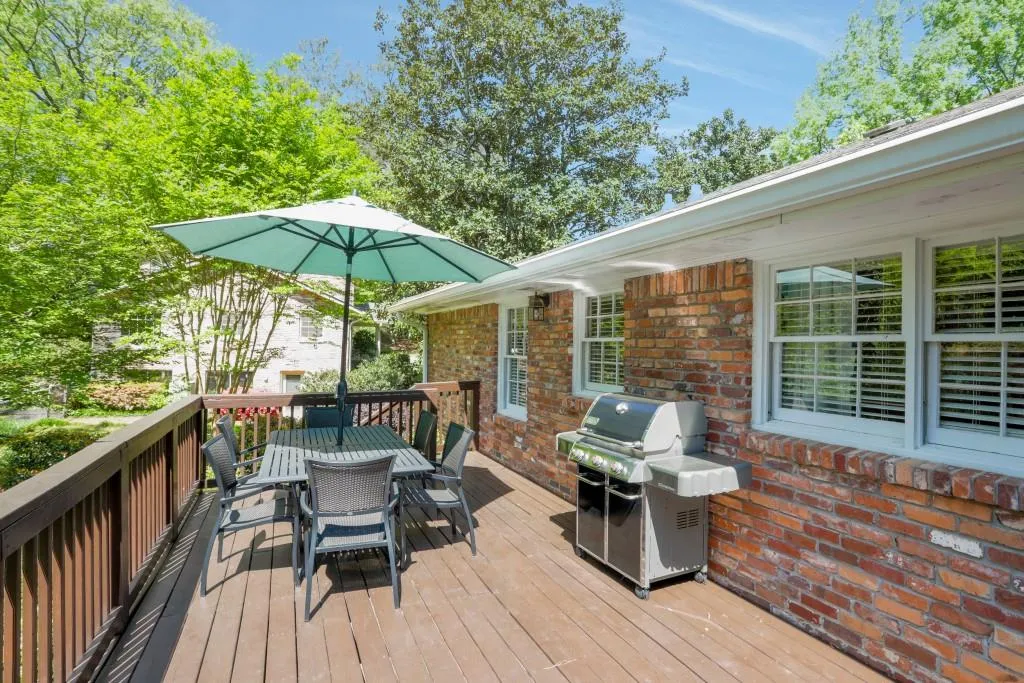 4670 Huntley Drive, Atlanta, Georgia 30342, 3 Bedrooms Bedrooms, ,2 BathroomsBathrooms,Residential,Sold,4670 Huntley Drive,6873767