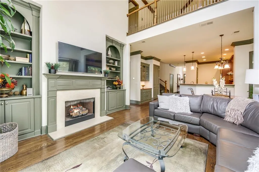 5425 Glenridge Hill, Atlanta, Georgia 30342, 4 Bedrooms Bedrooms, ,4 BathroomsBathrooms,Residential,Sold,5425 Glenridge Hill,6934838