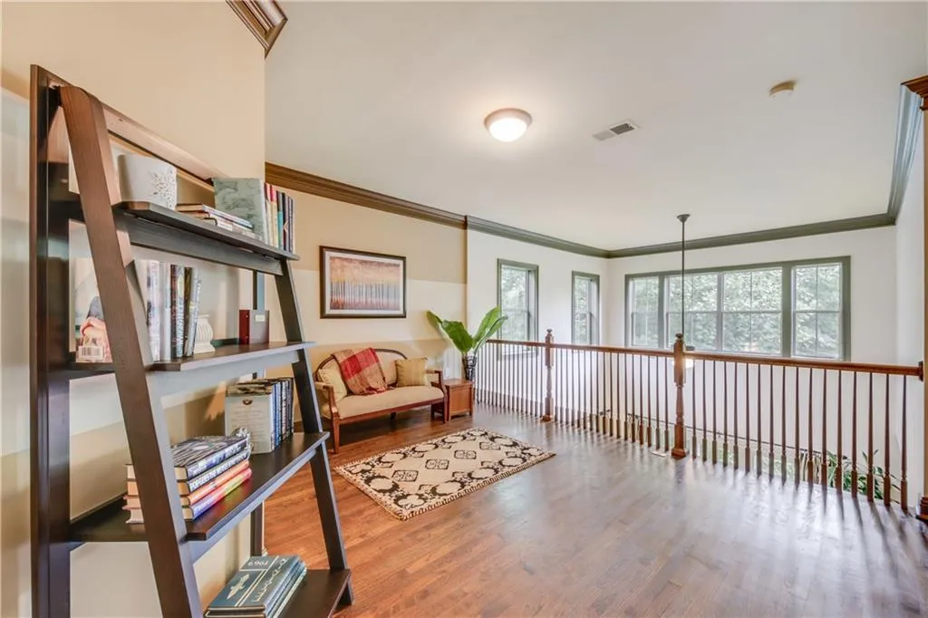 5425 Glenridge Hill, Atlanta, Georgia 30342, 4 Bedrooms Bedrooms, ,4 BathroomsBathrooms,Residential,Sold,5425 Glenridge Hill,6934838