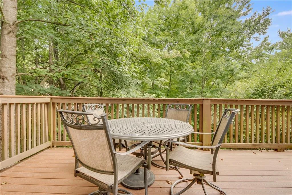 5425 Glenridge Hill, Atlanta, Georgia 30342, 4 Bedrooms Bedrooms, ,4 BathroomsBathrooms,Residential,Sold,5425 Glenridge Hill,6934838