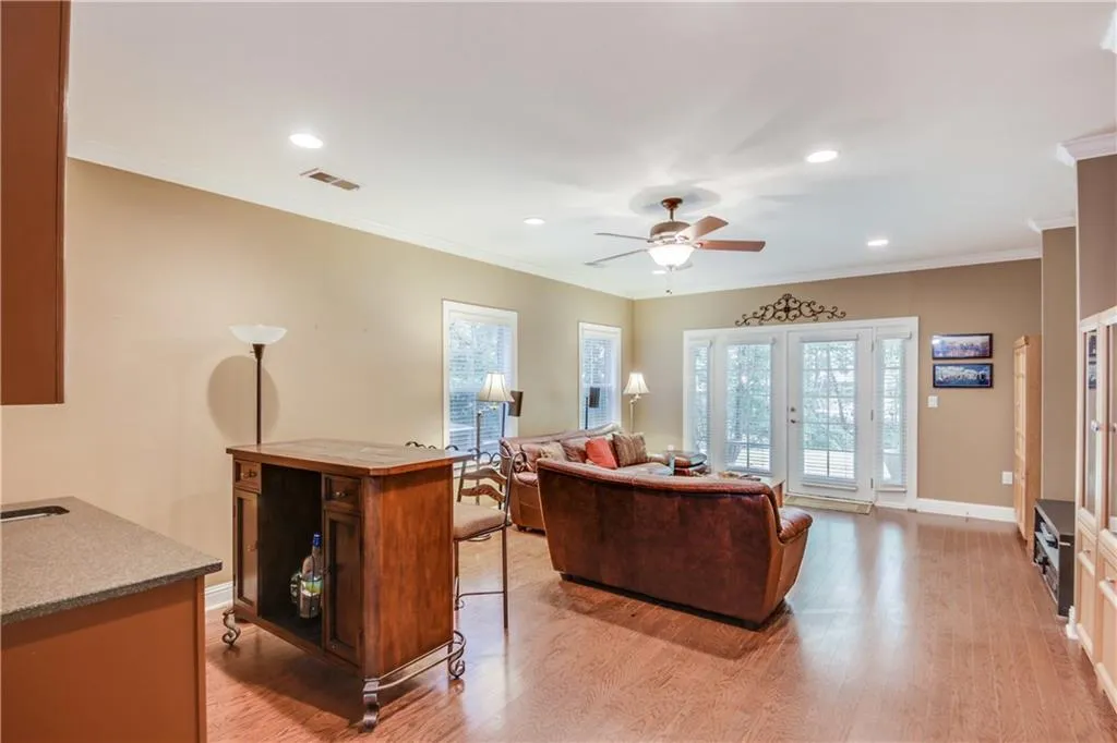5425 Glenridge Hill, Atlanta, Georgia 30342, 4 Bedrooms Bedrooms, ,4 BathroomsBathrooms,Residential,Sold,5425 Glenridge Hill,6934838