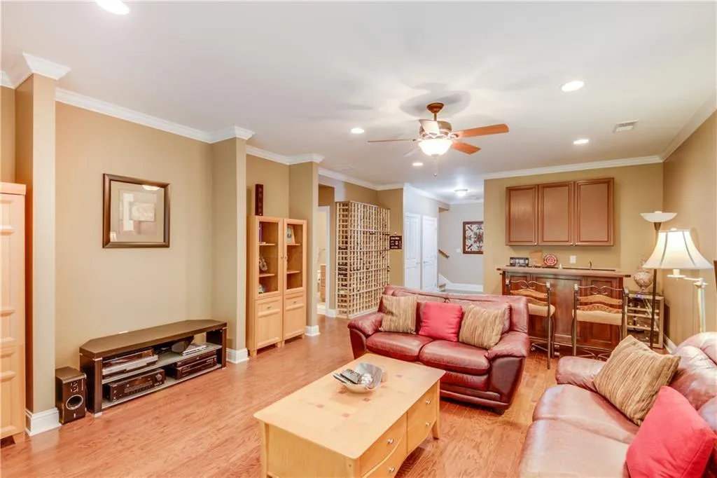 5425 Glenridge Hill, Atlanta, Georgia 30342, 4 Bedrooms Bedrooms, ,4 BathroomsBathrooms,Residential,Sold,5425 Glenridge Hill,6934838