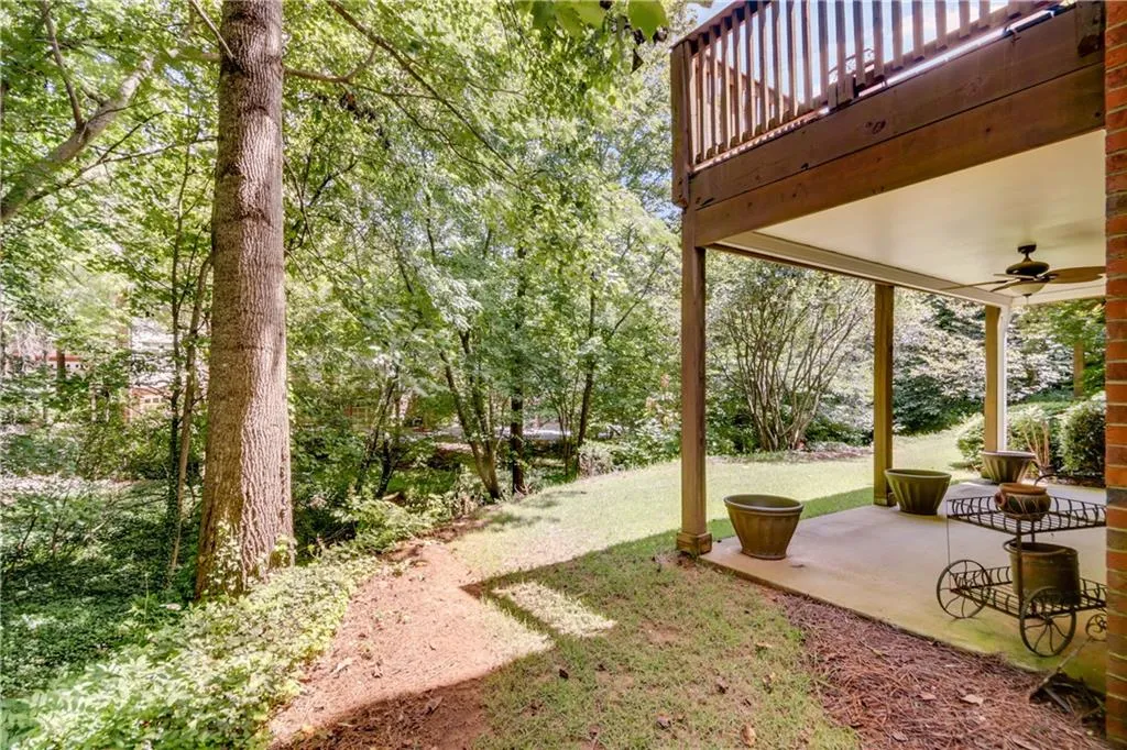 5425 Glenridge Hill, Atlanta, Georgia 30342, 4 Bedrooms Bedrooms, ,4 BathroomsBathrooms,Residential,Sold,5425 Glenridge Hill,6934838