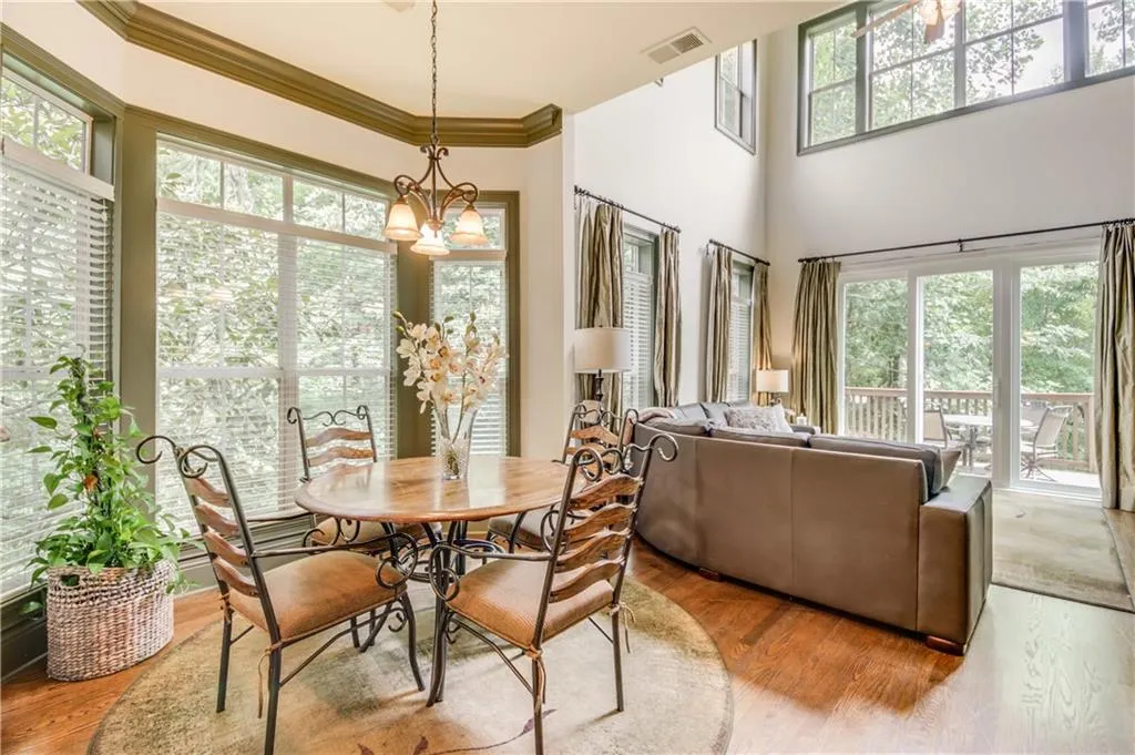 5425 Glenridge Hill, Atlanta, Georgia 30342, 4 Bedrooms Bedrooms, ,4 BathroomsBathrooms,Residential,Sold,5425 Glenridge Hill,6934838