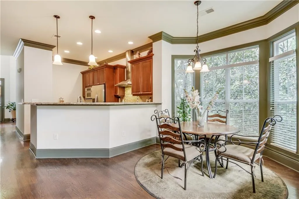 5425 Glenridge Hill, Atlanta, Georgia 30342, 4 Bedrooms Bedrooms, ,4 BathroomsBathrooms,Residential,Sold,5425 Glenridge Hill,6934838