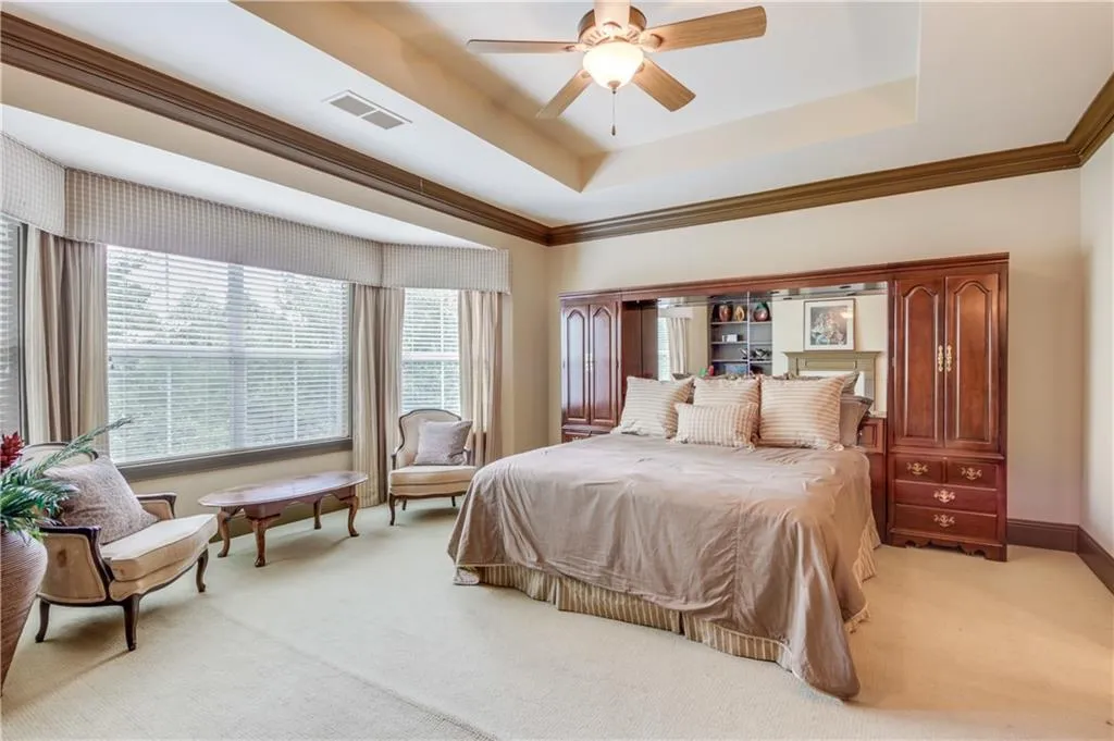 5425 Glenridge Hill, Atlanta, Georgia 30342, 4 Bedrooms Bedrooms, ,4 BathroomsBathrooms,Residential,Sold,5425 Glenridge Hill,6934838