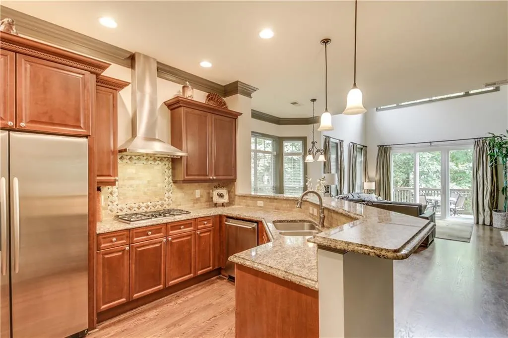 5425 Glenridge Hill, Atlanta, Georgia 30342, 4 Bedrooms Bedrooms, ,4 BathroomsBathrooms,Residential,Sold,5425 Glenridge Hill,6934838