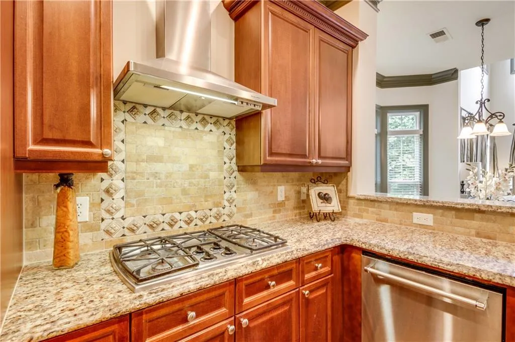 5425 Glenridge Hill, Atlanta, Georgia 30342, 4 Bedrooms Bedrooms, ,4 BathroomsBathrooms,Residential,Sold,5425 Glenridge Hill,6934838