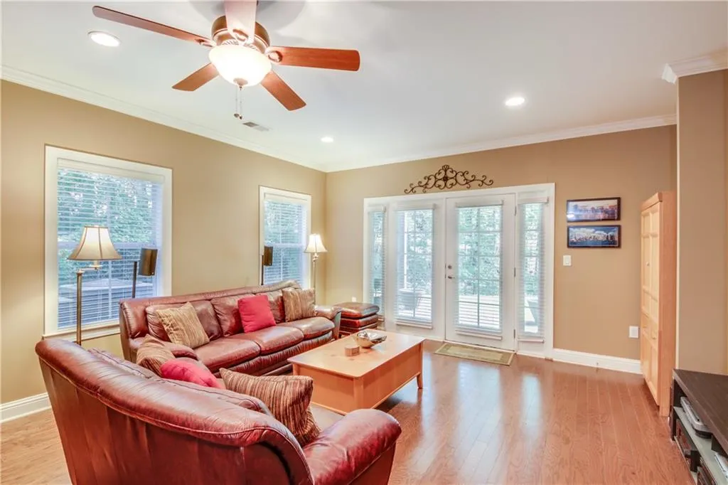 5425 Glenridge Hill, Atlanta, Georgia 30342, 4 Bedrooms Bedrooms, ,4 BathroomsBathrooms,Residential,Sold,5425 Glenridge Hill,6934838
