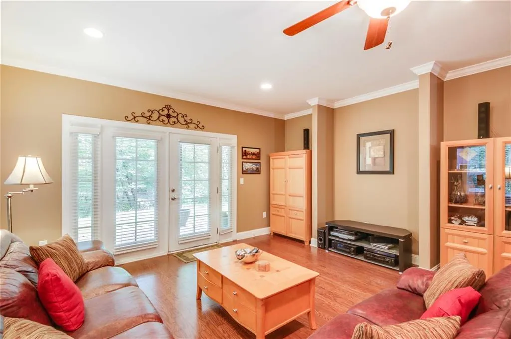 5425 Glenridge Hill, Atlanta, Georgia 30342, 4 Bedrooms Bedrooms, ,4 BathroomsBathrooms,Residential,Sold,5425 Glenridge Hill,6934838