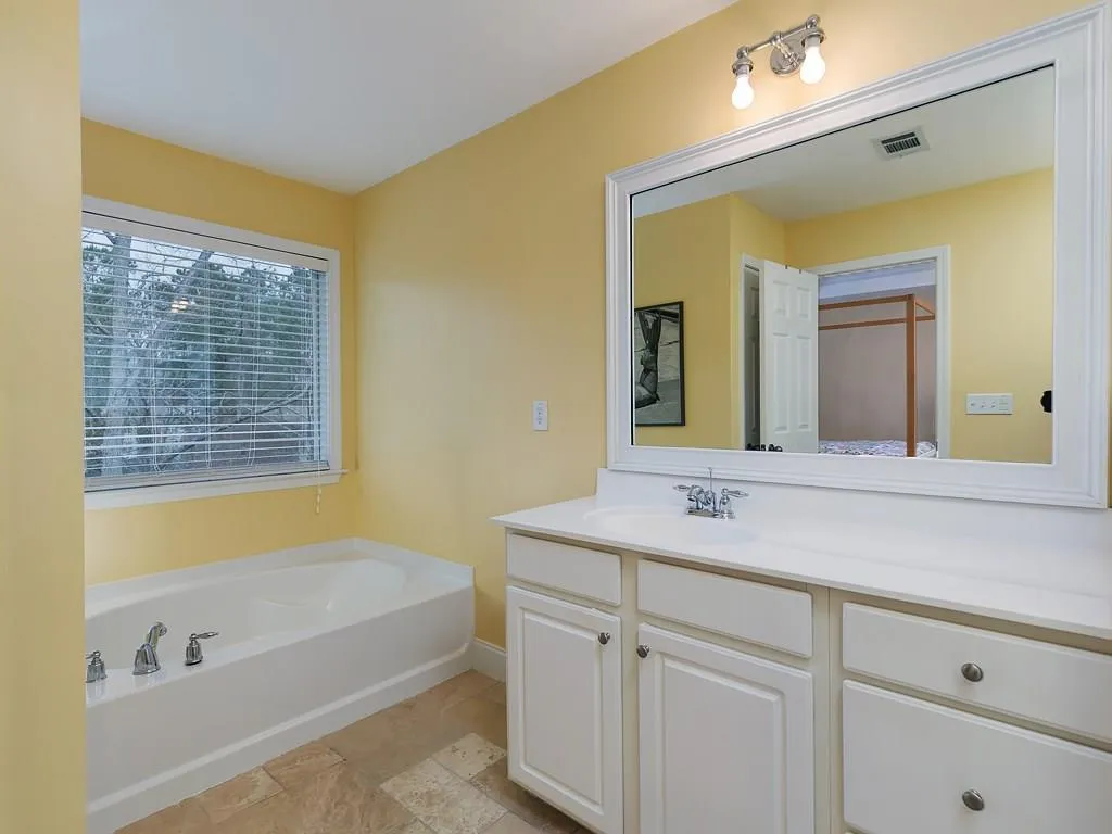 608 Coligny Court, Sandy Springs, Georgia 30350, 3 Bedrooms Bedrooms, ,3 BathroomsBathrooms,Residential,Sold,608 Coligny Court,6117956