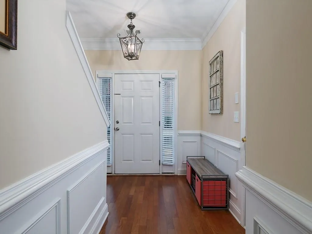 608 Coligny Court, Sandy Springs, Georgia 30350, 3 Bedrooms Bedrooms, ,3 BathroomsBathrooms,Residential,Sold,608 Coligny Court,6117956