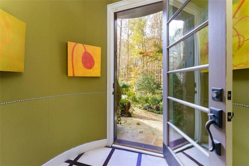 652 Londonberry Road, Sandy Springs, Georgia 30327, 3 Bedrooms Bedrooms, ,3 BathroomsBathrooms,Residential,Sold,652 Londonberry Road,7227016