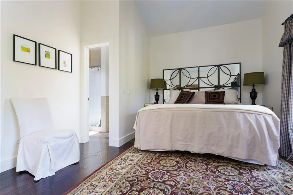 652 Londonberry Road, Sandy Springs, Georgia 30327, 3 Bedrooms Bedrooms, ,3 BathroomsBathrooms,Residential,Sold,652 Londonberry Road,7227016