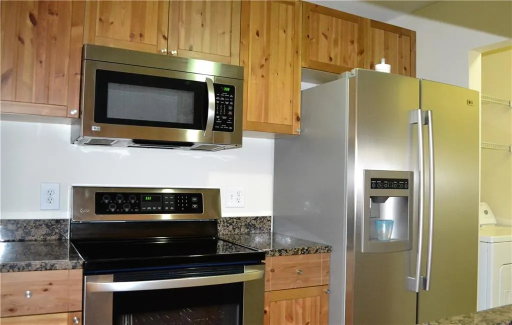 505 Barrington Hills Drive, Atlanta, Georgia 30350, 1 Bedroom Bedrooms, ,1 BathroomBathrooms,Residential,Sold,505 Barrington Hills Drive,5714471